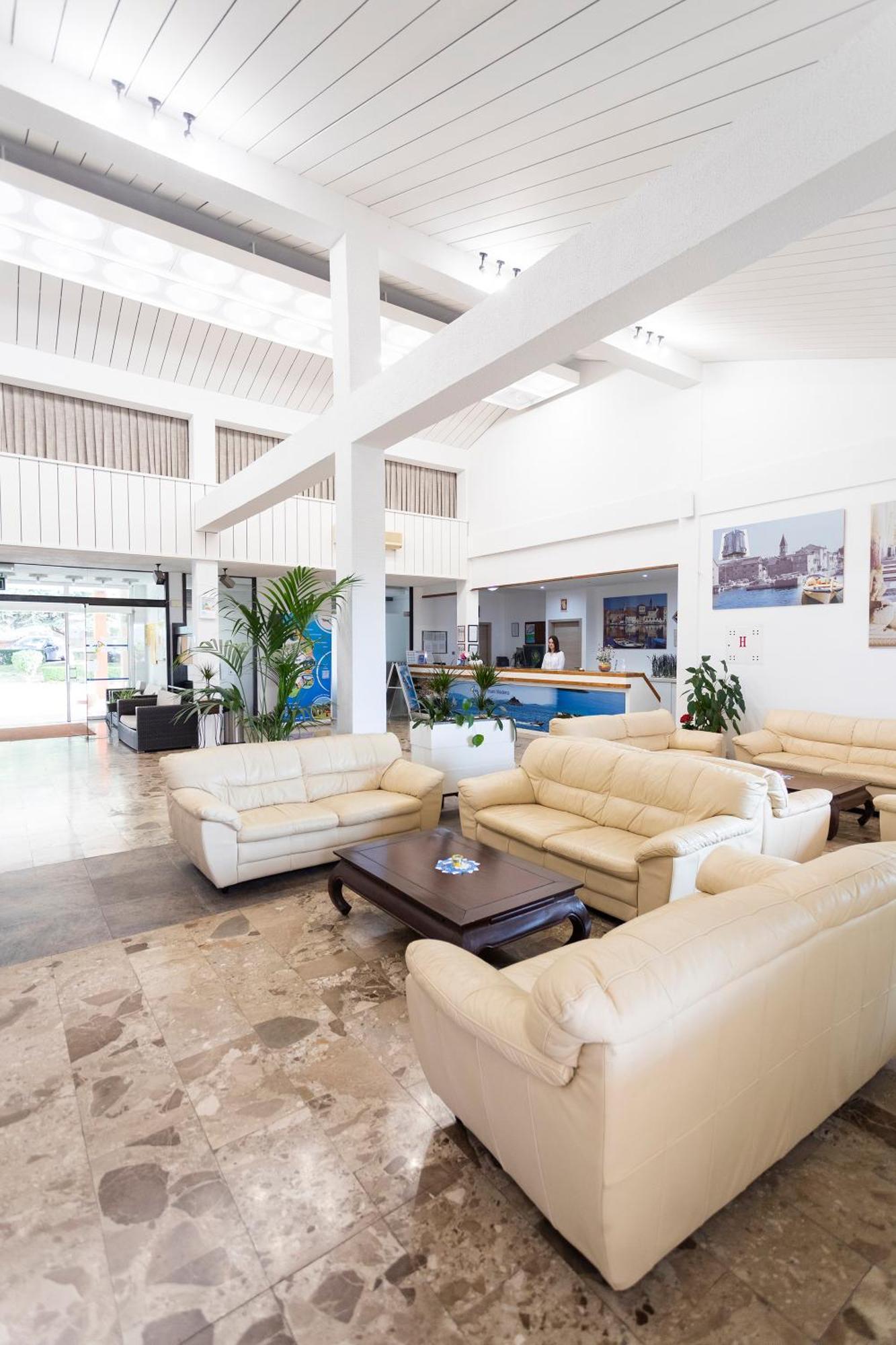 Apartments Medena Budget トロギール エクステリア 写真